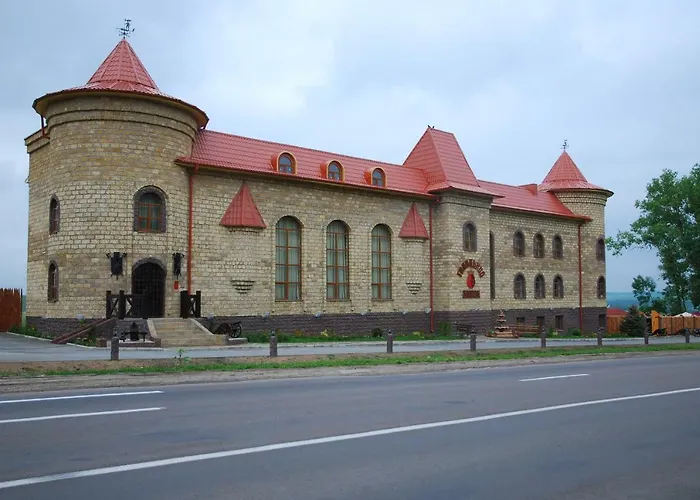 Готельно-ресторанний комплекс  Галицький замок