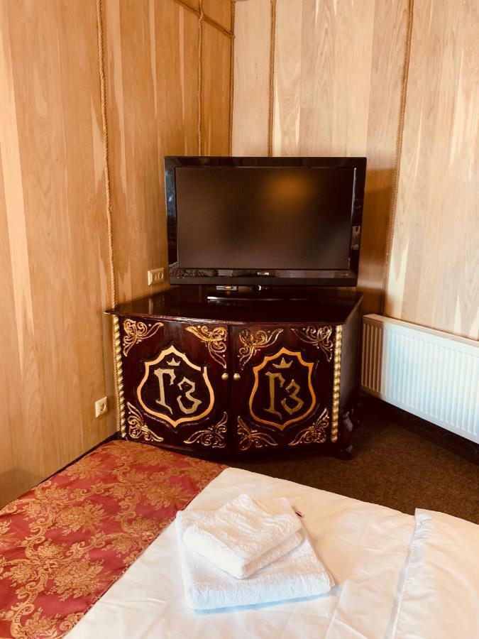 готельно-ресторанний комплекс  галицький замок * Тернопіль